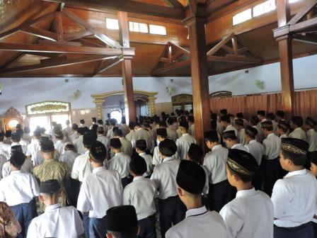 Guru MTs Sunan Kalijogo Ngadri